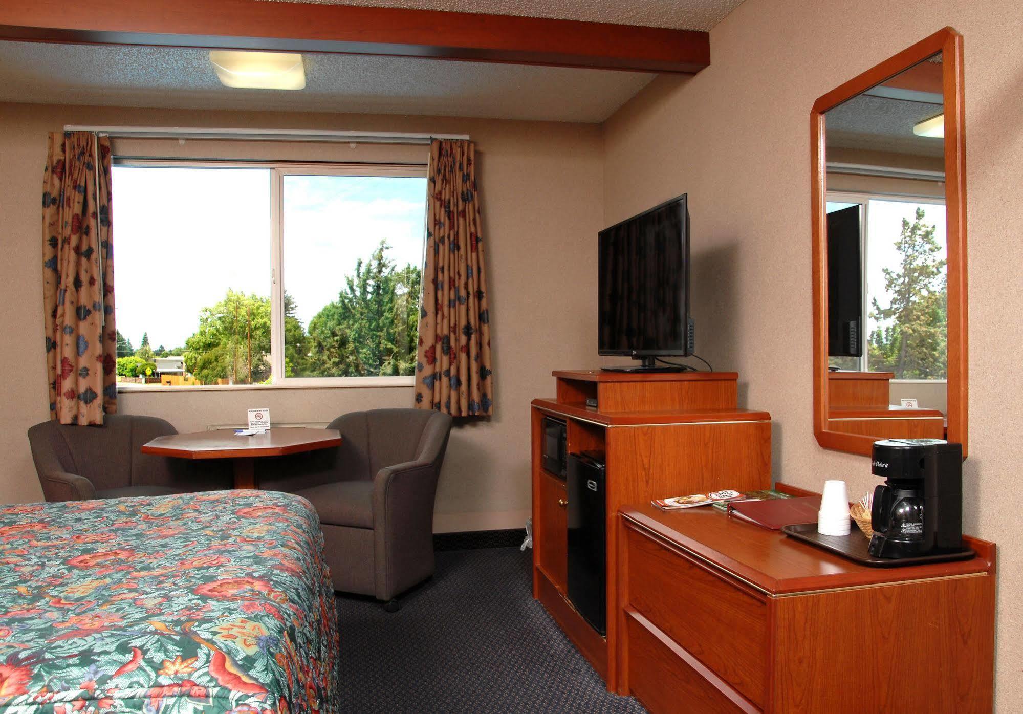 Redmond Inn Екстер'єр фото