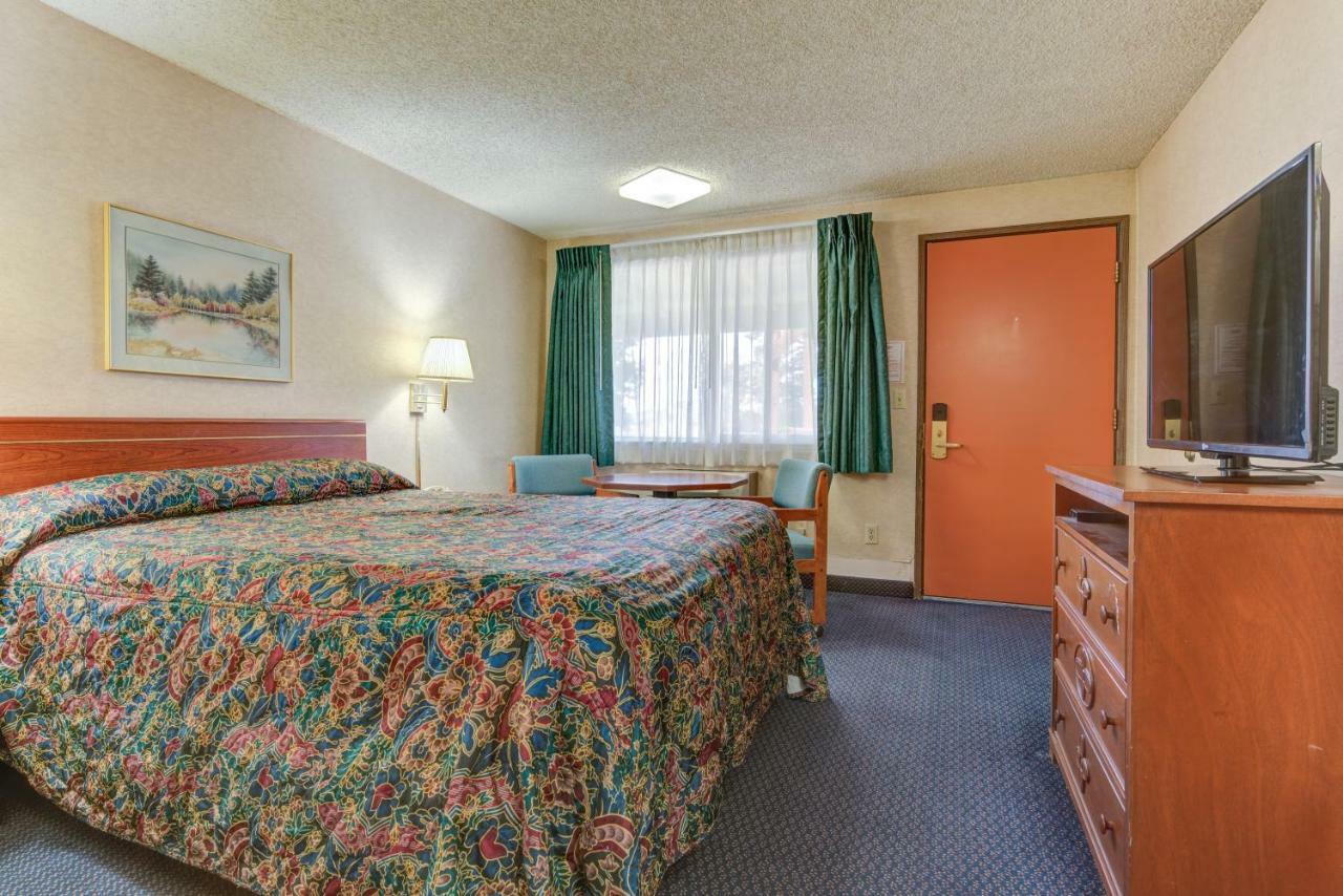 Redmond Inn Екстер'єр фото