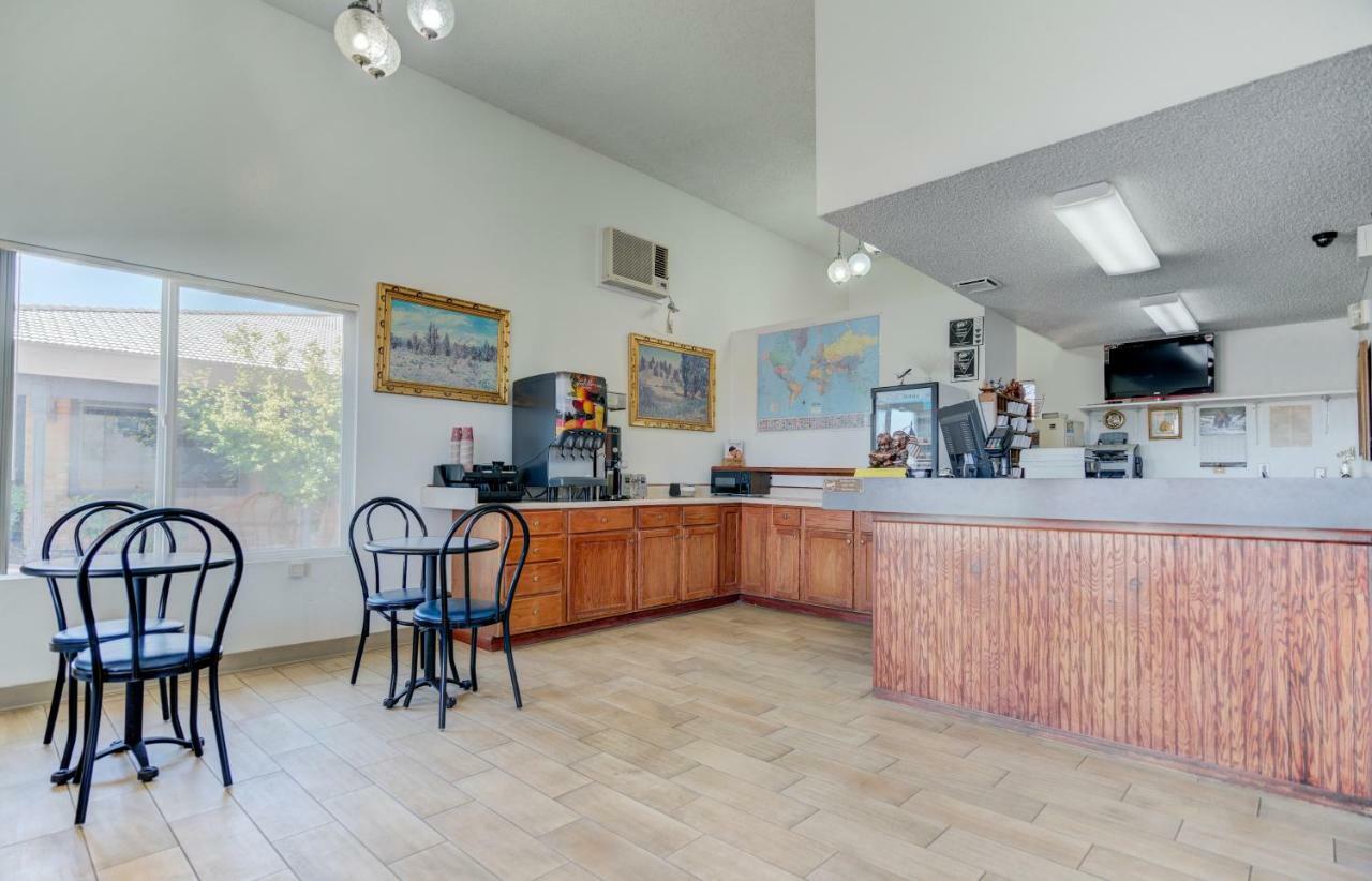 Redmond Inn Екстер'єр фото